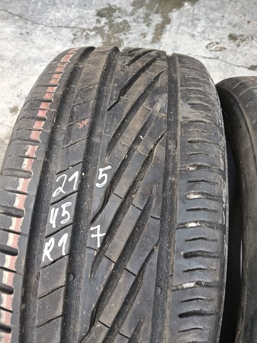 215 45 R17 Uniroyal