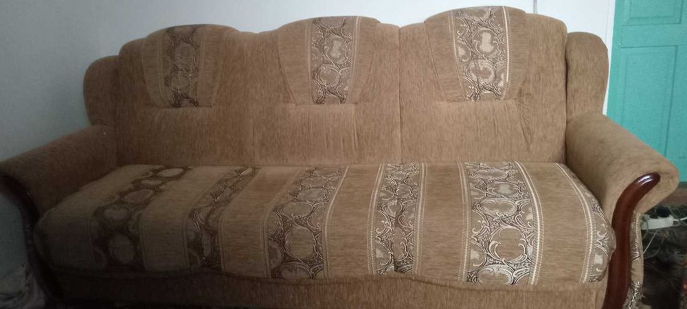 Продам диван разом із кріслами