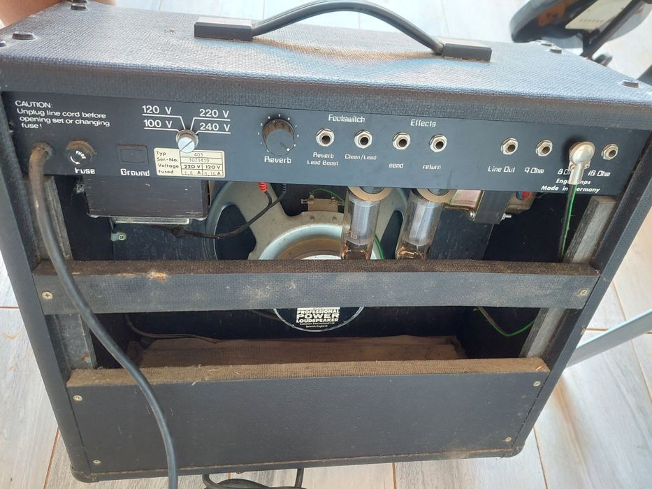 Amplificador Engl Straight Combo com 2 pediais