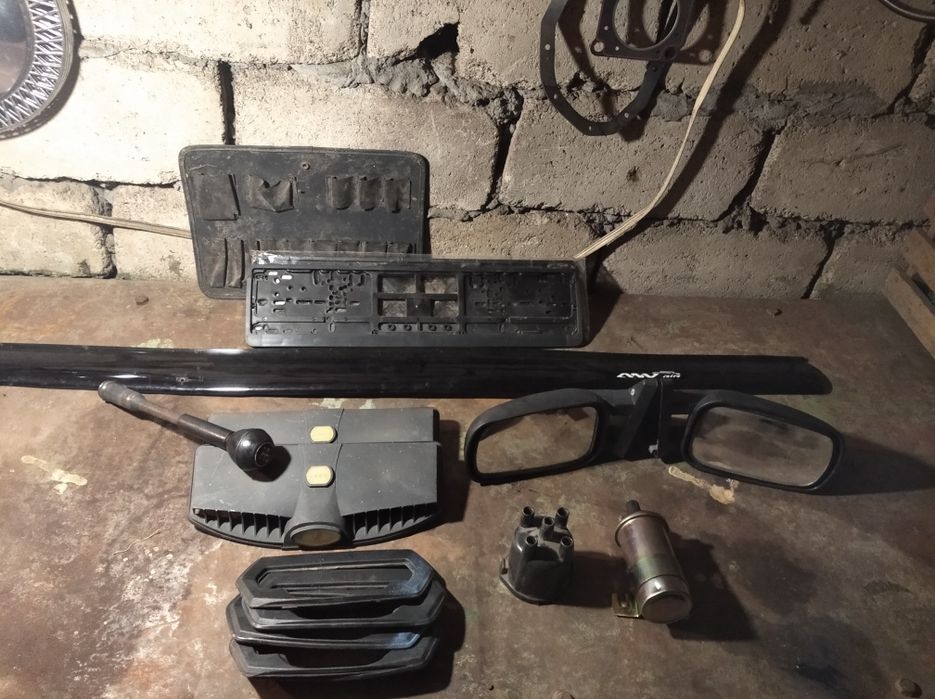 Боковые зеркала ваз, и другое.