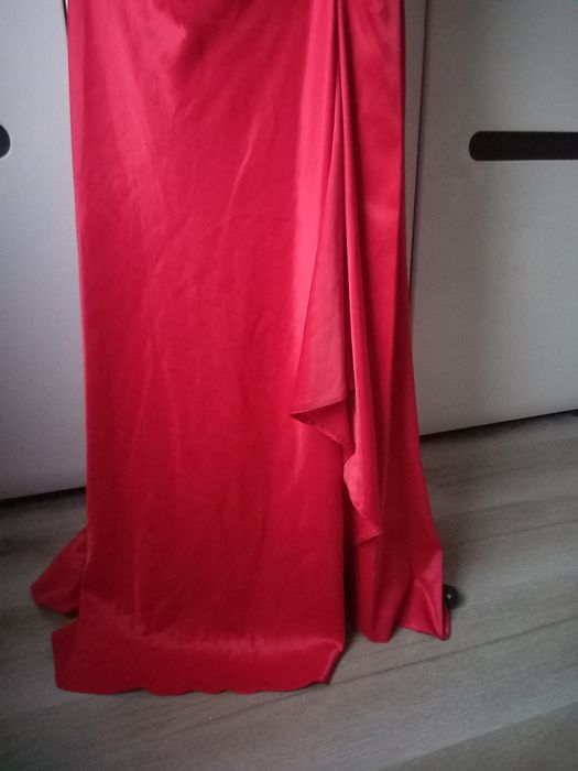 sukienka wieczorowa czerwień bal studniowka  wesele tren nowa FisTan A