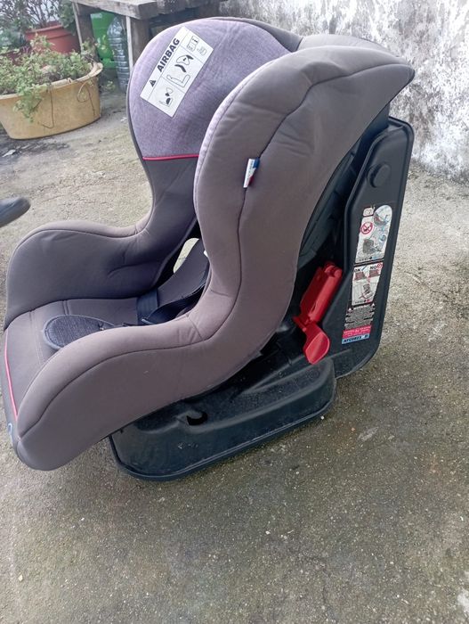 Carrinho de bebe e ovo