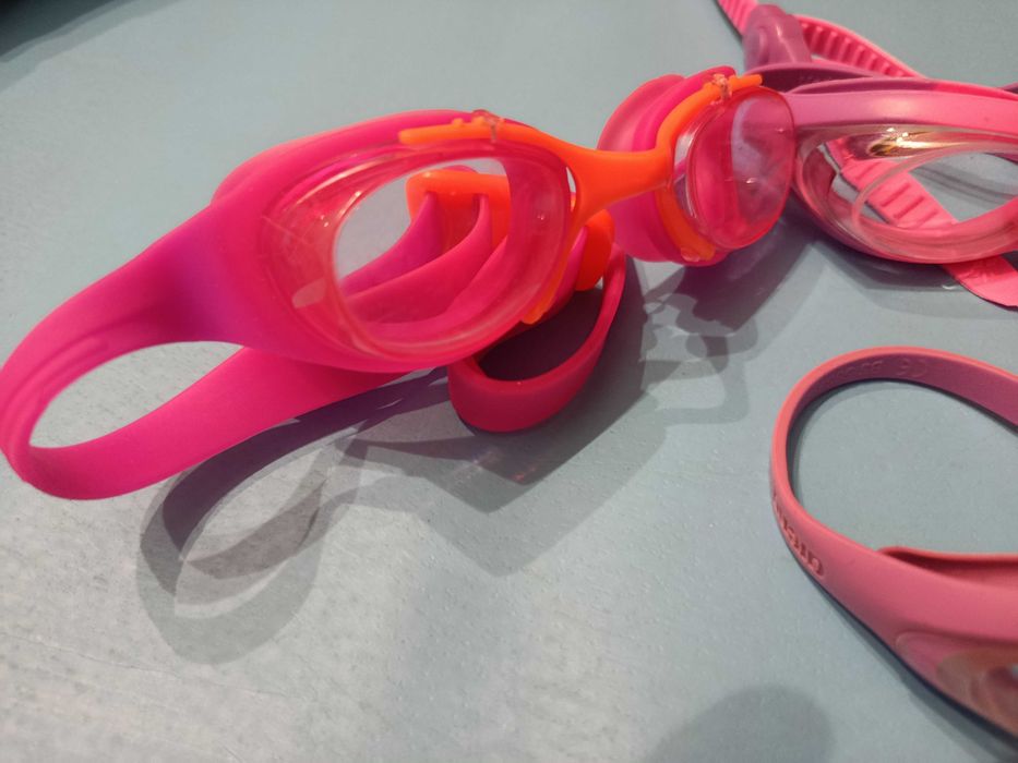 Óculos Natação marca arena e Decathlon