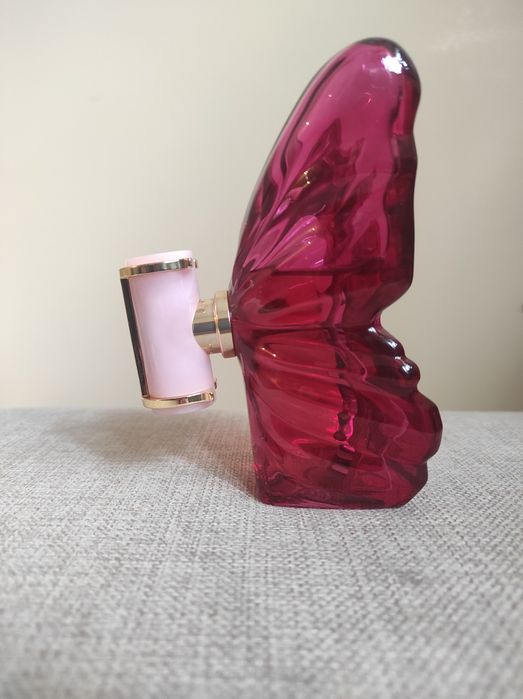 Carolina Herrera La Bomba