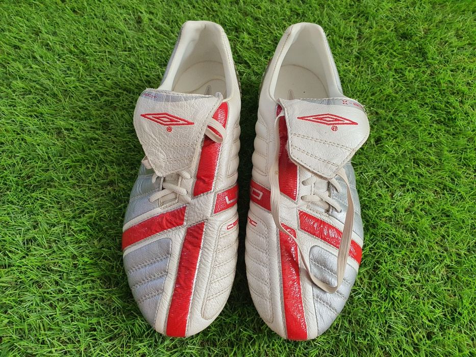 Umbro X Boot exo skeleton: 2 100 грн. - Кроссовки для зала и