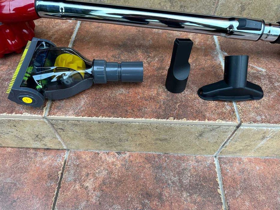 Пылесос ручной колбовый с турбощеткой и Hepa фильтром 2500 Вт.