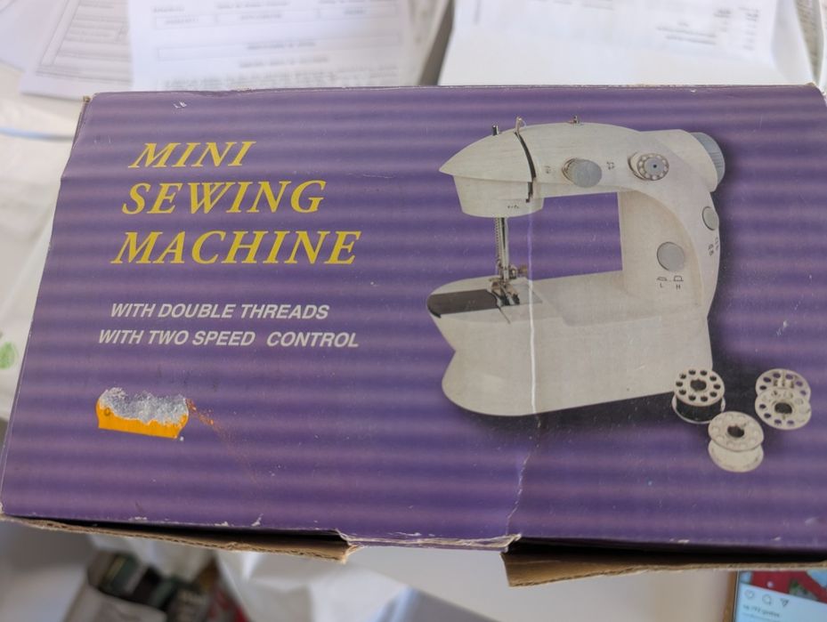 Mini maquina de costura