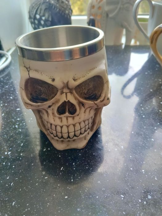 Чашка череп метал