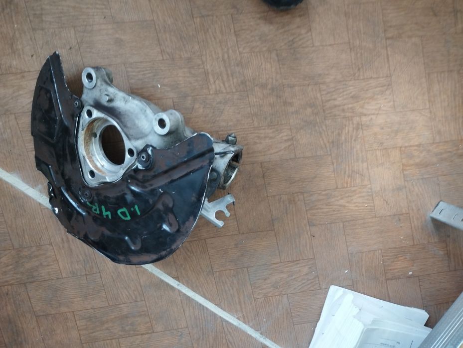 Цапфа перед права ID4   1ED 407 254 F