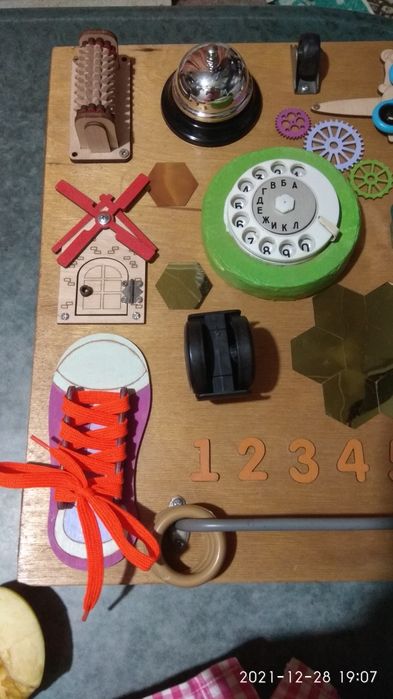 Бизиборд 53 × 43 , состоит из 16 наименований .10% допомога ЗСУ