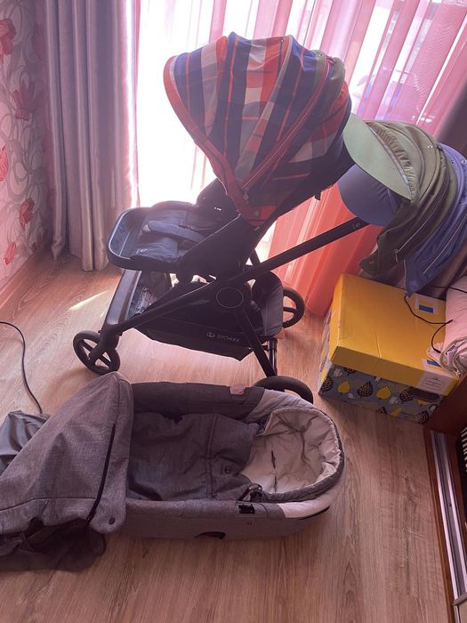 Стильная коляска стильная Stokke® Beat™ .