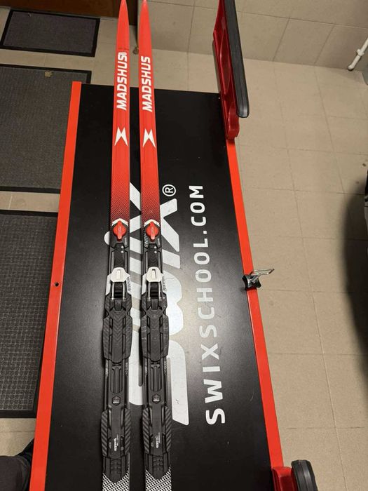 Biegówki topowy model z foką Madshius