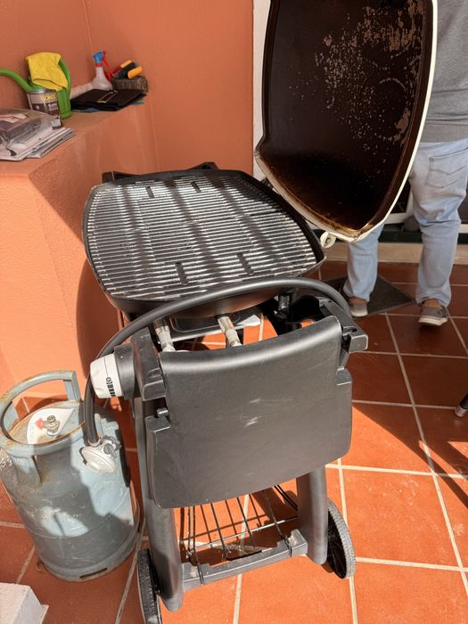 RESERVADO! Barbecue/churrasco Weber Q3000
