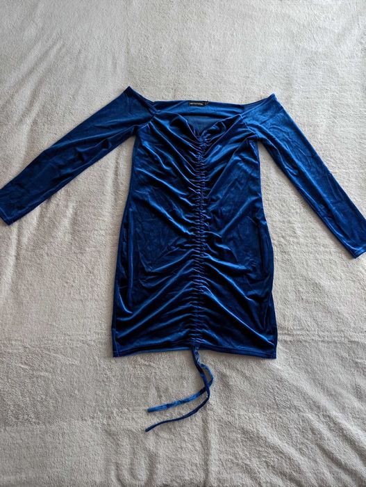 Niebieska chabrowa elegancka welurowa marszczona sukienka 42 jak nowa