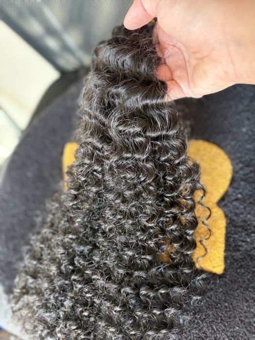 Naturalne kręcone włosy