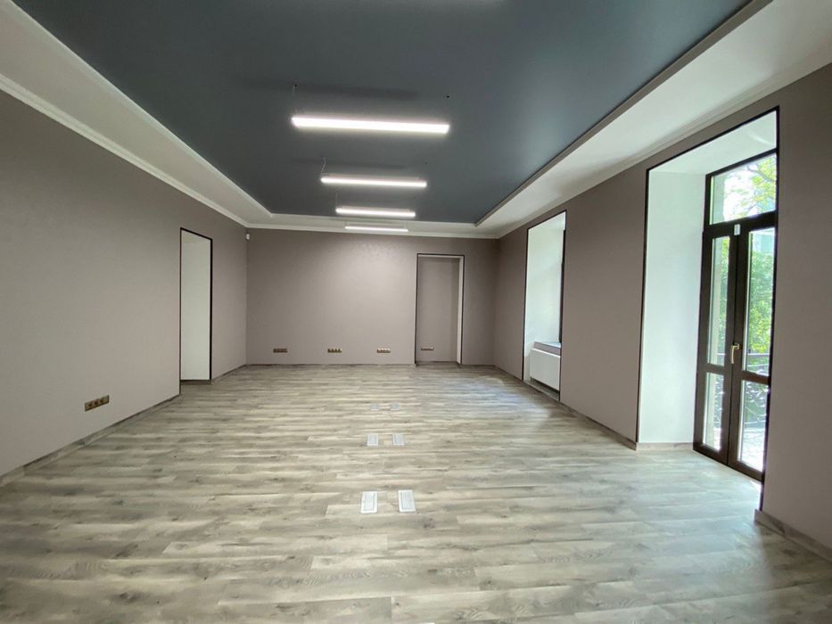 Сдам офис в центре города с генератором , ул Софиевская 15