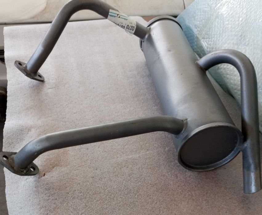 Panela de escape Fiat Nuova 500 ou Fiat 500 D (antigo, de colecção)