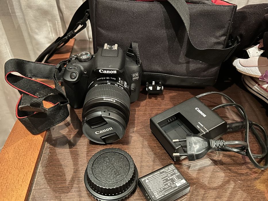 Canon EOS 2000D + Lente 18-55mm | Kit 2 Baterias + Saco