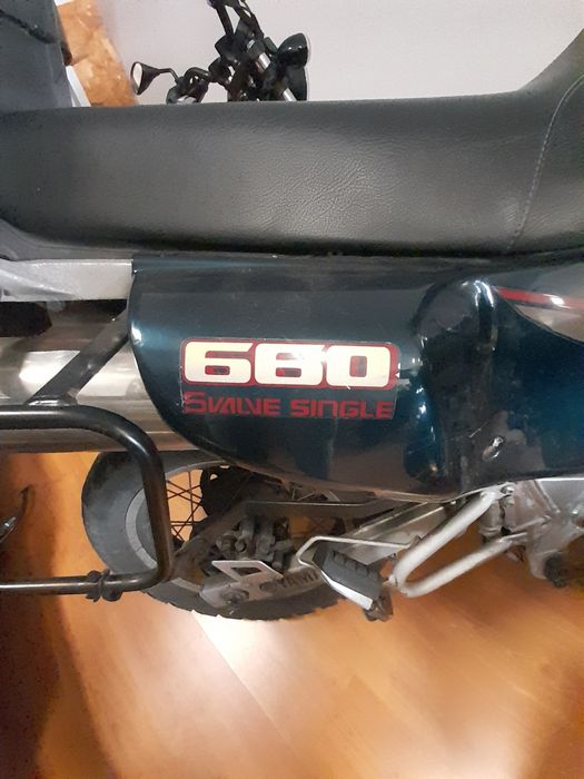 Yamaha Tenere com malas laterais em alumínio  e To case