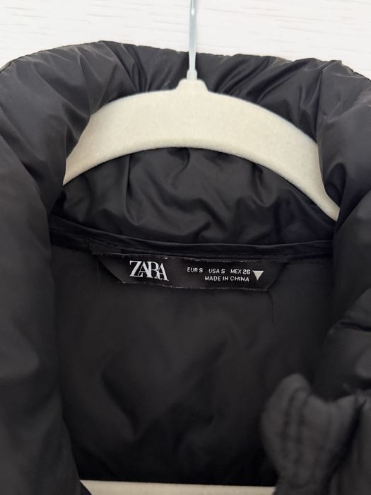 Подовжена куртка Zara