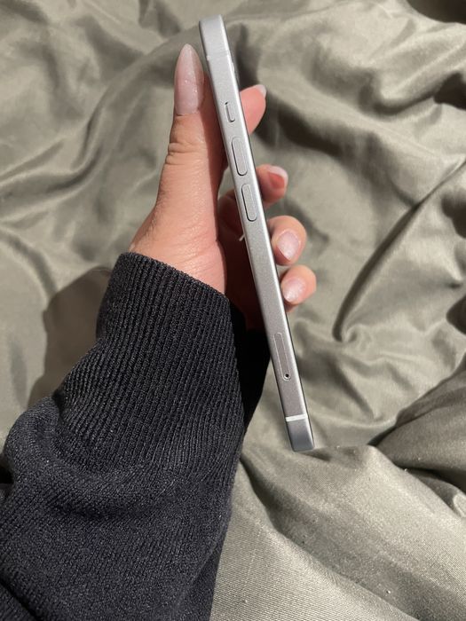 iPhone 15 – 128 GB – idealny stan