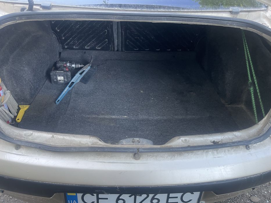 Продаю рено меган