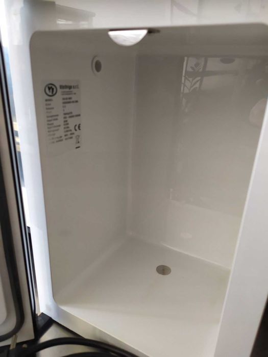 Lodówka na mleko - idealna przy ekspresach do kawy , czarna