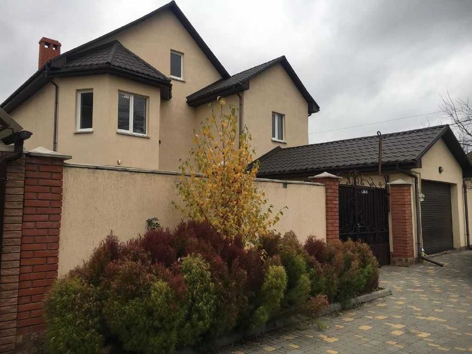 Продажа дома со всеми  документами  в центре Червоного хутора.