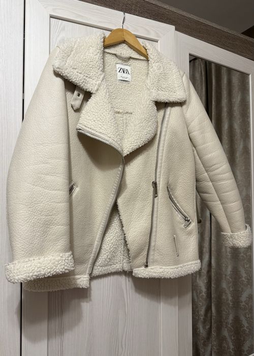 Світла Дублянка Zara