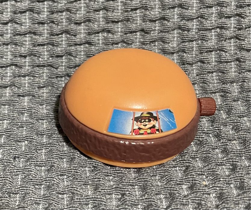 3 brinquedos McD