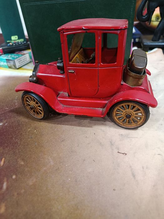 Carro de decoração com isqueiro
