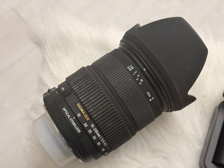 Nikon D750 + bateria extra + sigma 18-200mm c/filtro UV