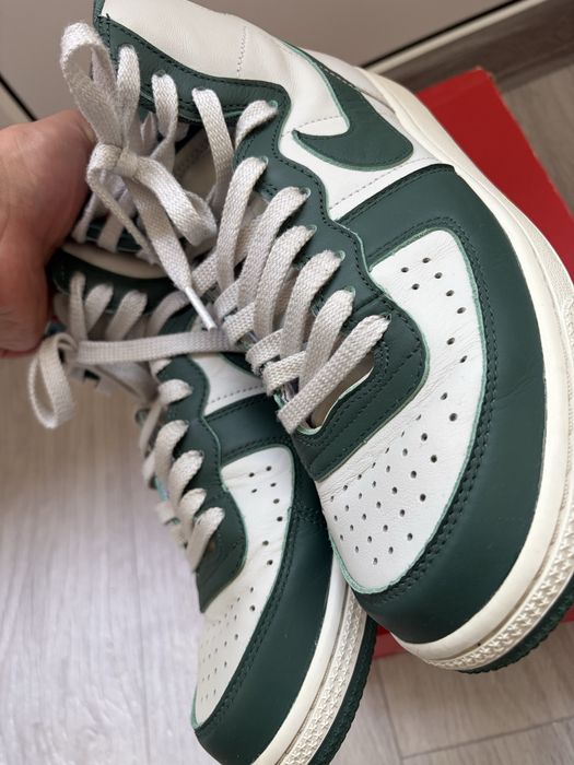 Продаю кросівки Nike розмір 42(26,5см)
