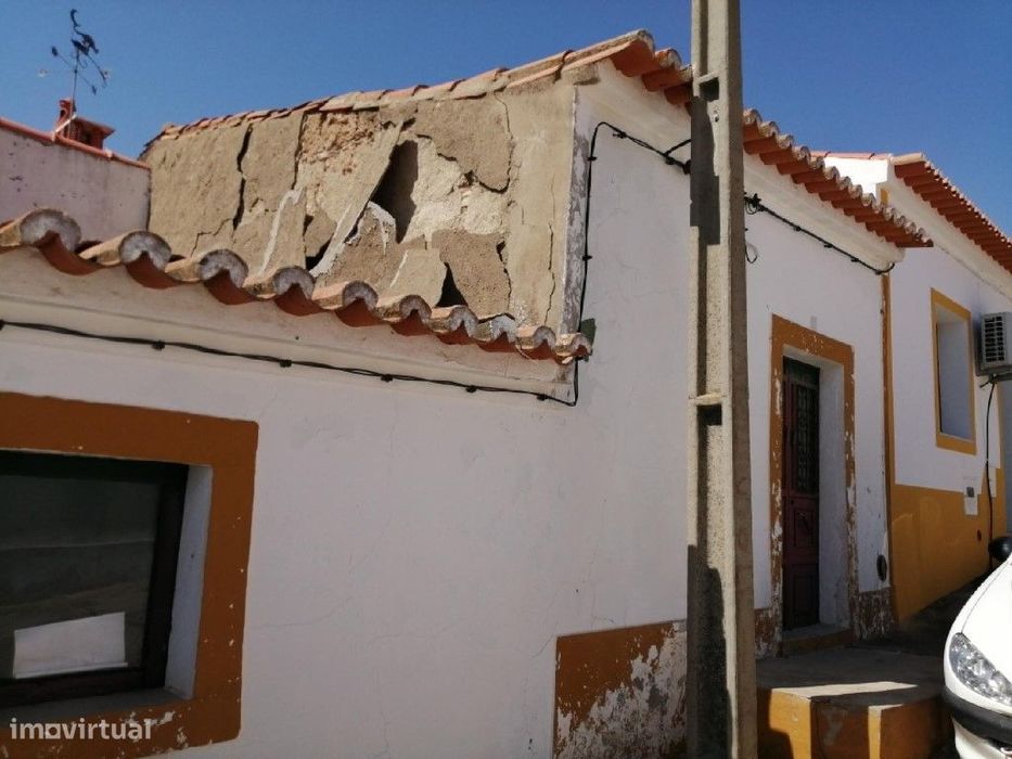 Moradia em banda de tipologia T1 situado em Moura — Safara E Santo Aleixo Da Restauração, Beja
