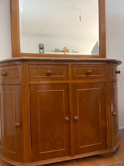 Sapateira com espelho