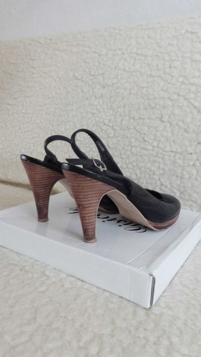 New Look skórzane czółenka na obcasie roz.39/26cm