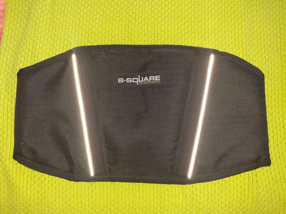 Apoio / protecção para a costas moto