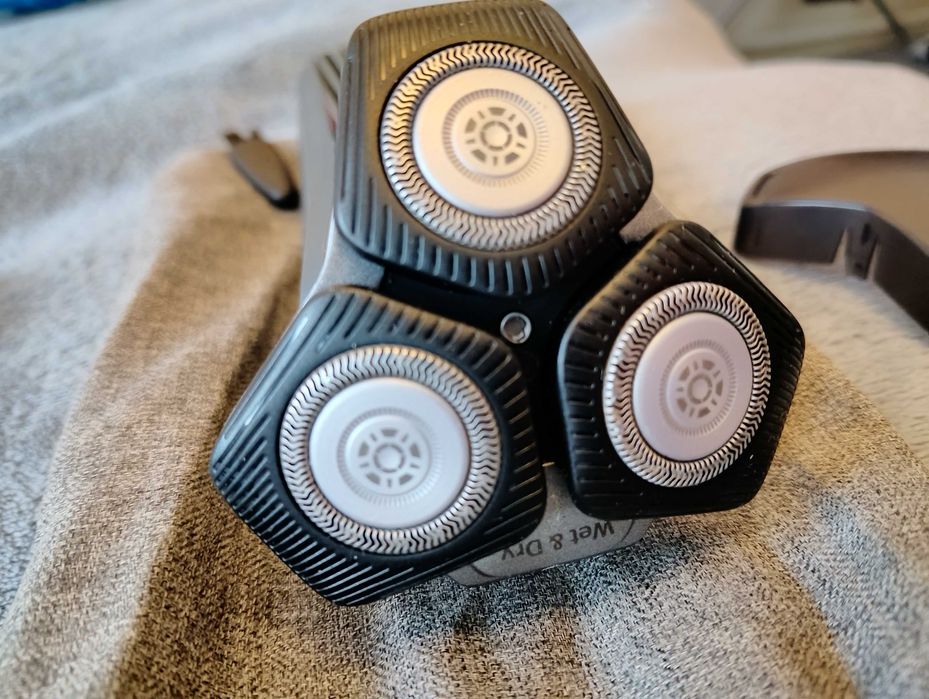 Електробритва Philips серії 5000