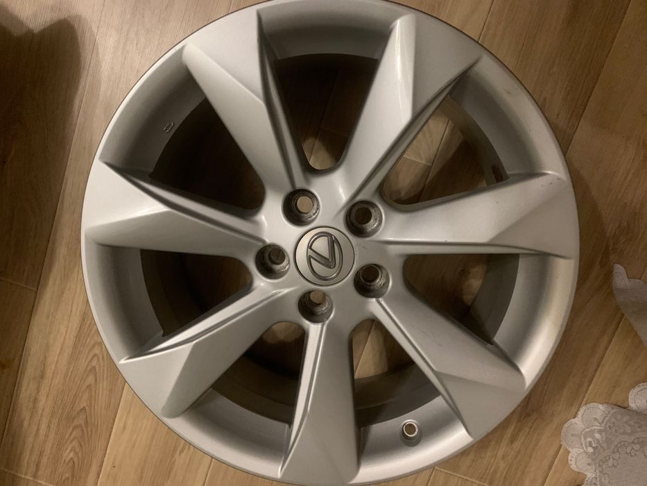 Диски Lexus або Toyota R18 стан нових!
