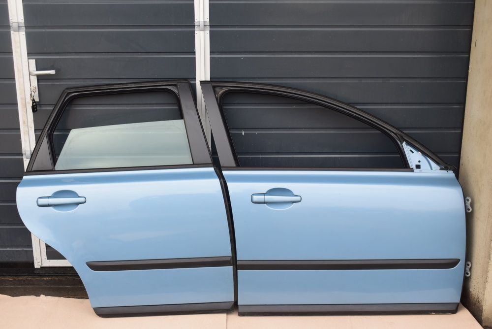drzwi prawe PRZÓD + TYŁ VOLVO V50 05R. 459-46