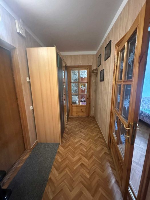 Продам 2 ком. квартиру пр. Добровольского