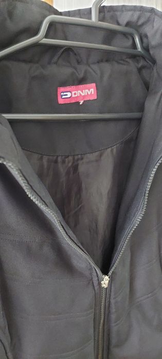 Czarna parka z futerkiem na kapturze kurtka damska