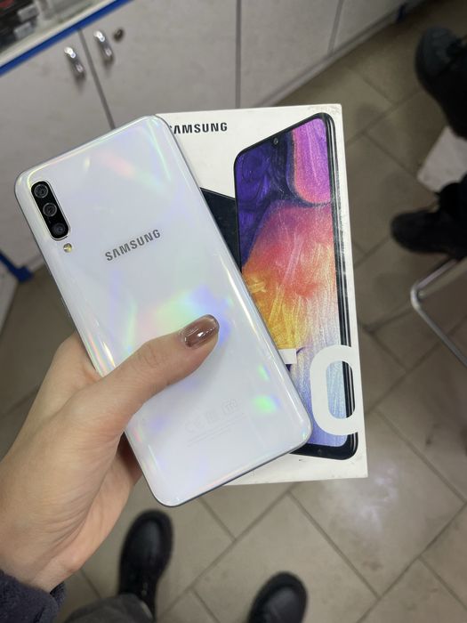 Мобільний телефон Samsung Galaxy A50 6/128GB NFC Швидке заряджання