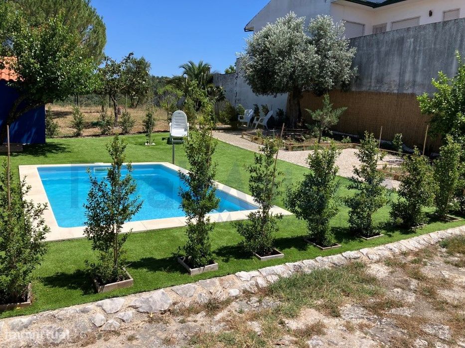Moradia térrea independente com Piscina e Jardim - Arneiro das Milh...