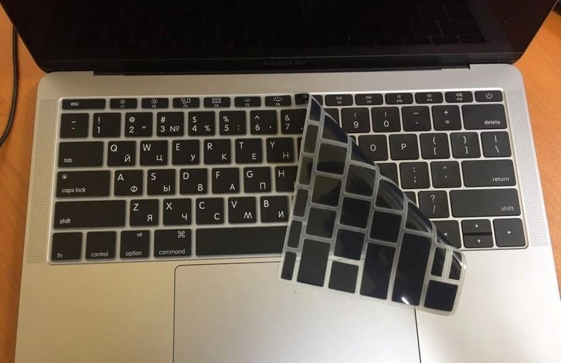 Накладка на клавиатуру Макбук Air/Pro 13, 14, 15 с русскими буквами