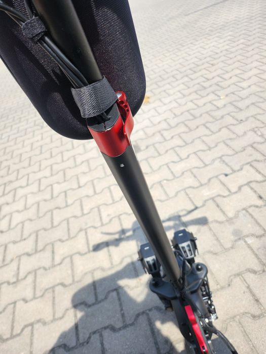iScooter iX4 800W – hulajnoga elektryczna 45 km/h, zasięg 45 km, 10"