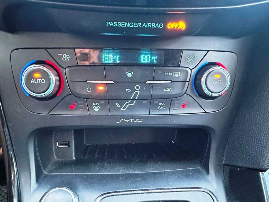 Ford Focus Rest TITANIUM