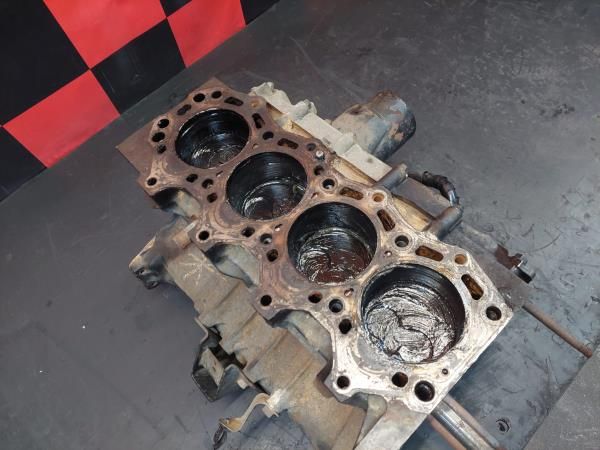 Bloco do motor MAZDA B-Series (UN)