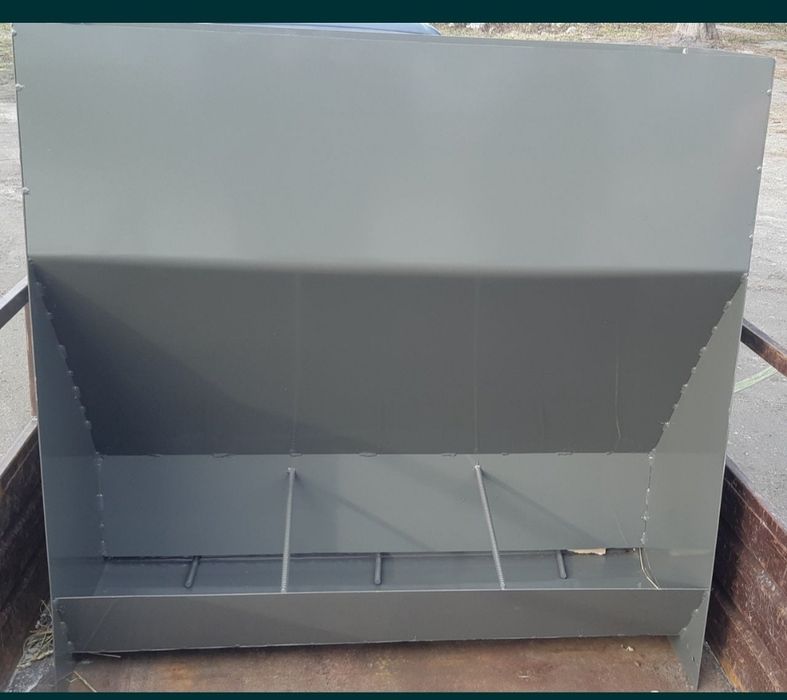 Бункерні кормушки для свиней