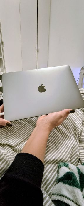 MacBook Pro 13"  Core i5 8gb de RAM  256gb